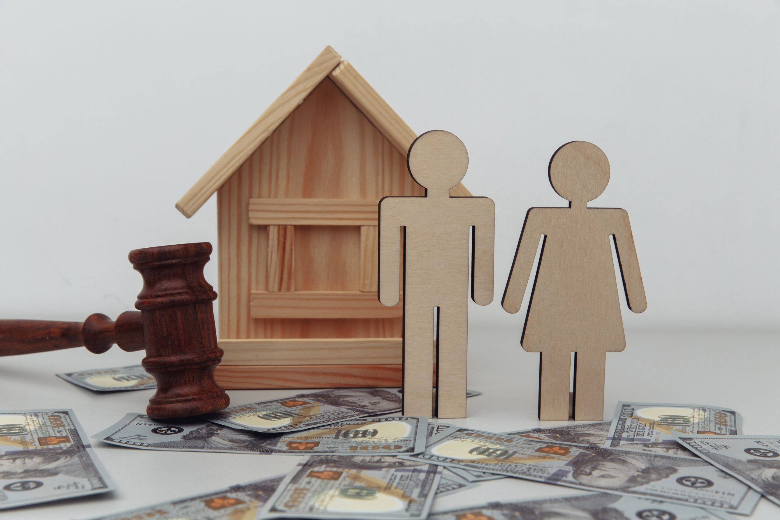 Divorce en communauté universelle : liquidation, partage et risques